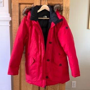 Super warm North Face down parka with removable faux fur hood. Great condition!